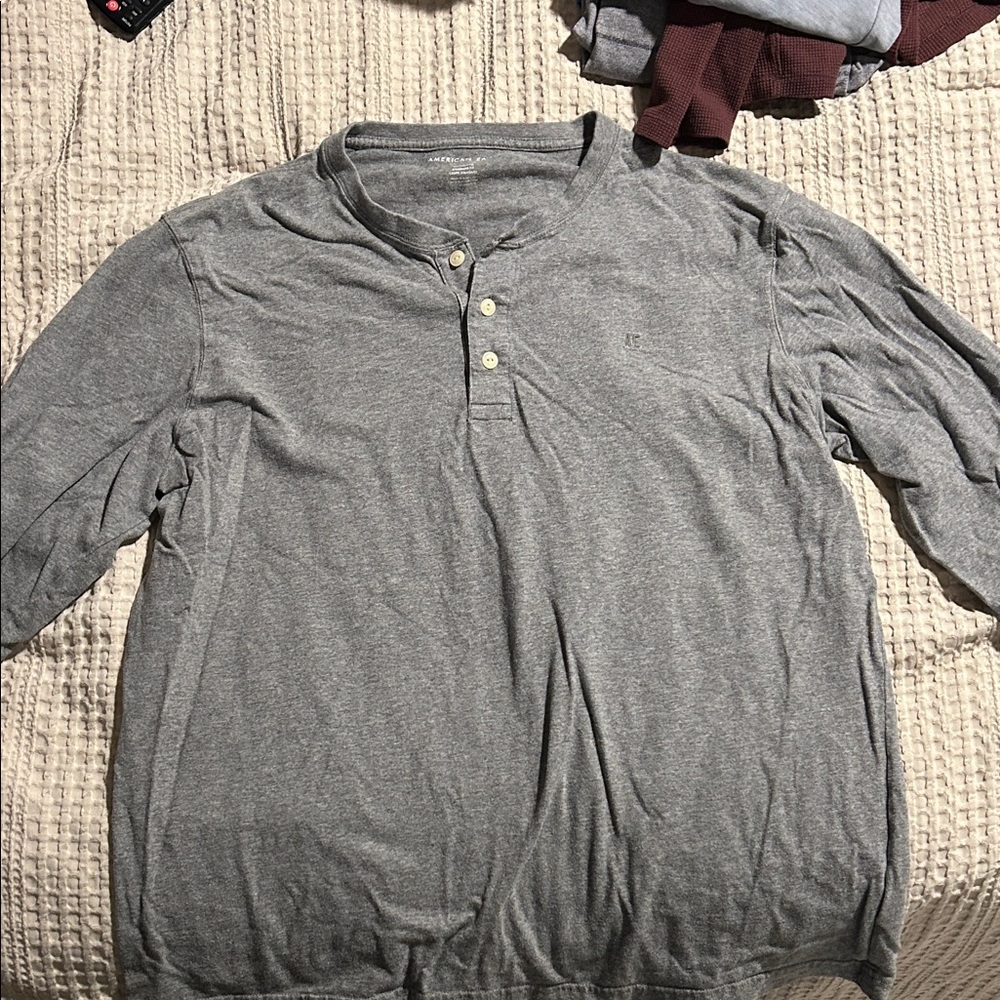 American Eagle Outfitters Heather Gray Long Sleeve Henley